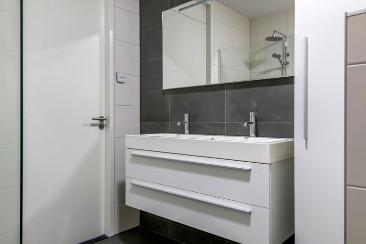 Photo 37 of Purper 9