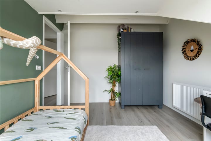 Photo 44 of Purper 9