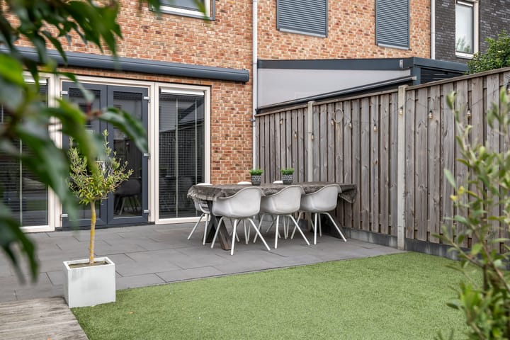 Photo 50 of Purper 9