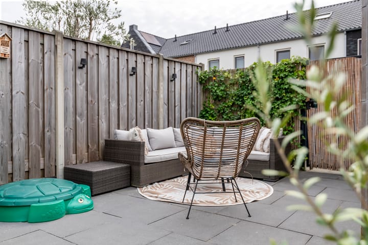 Photo 52 of Purper 9