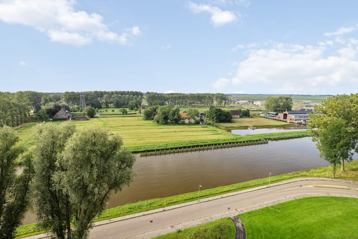 Foto 2 van van Harinxmaplein 154