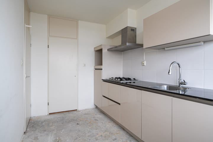 Foto 11 van van Harinxmaplein 154