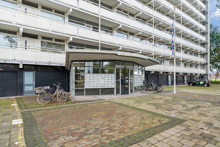 Foto 26 van van Harinxmaplein 154