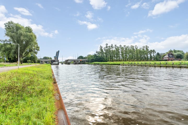 Foto 42 van van Harinxmaplein 154