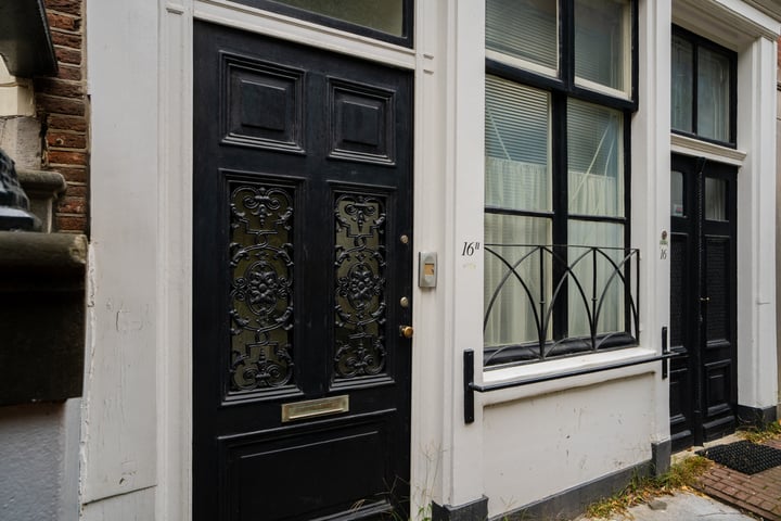 View photo 2 of Maarten Jansz. Kosterstraat 16-2