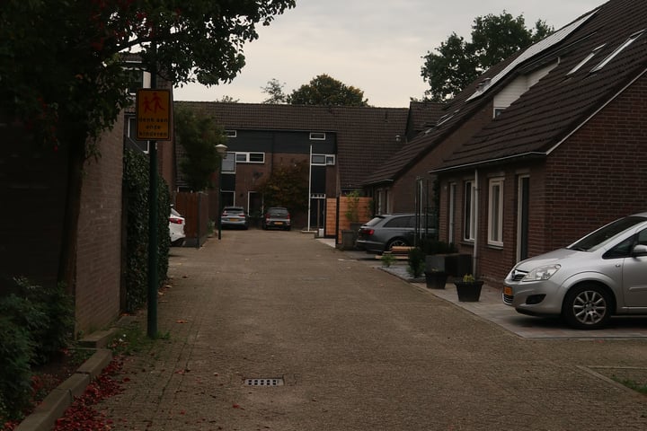 Bekijk foto 34 van Duivenkamp 209