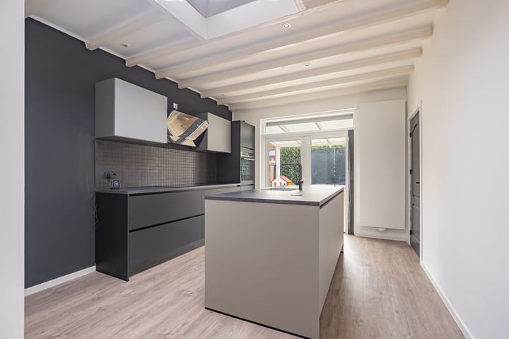 Foto 10 van Dellevaetestraat 24