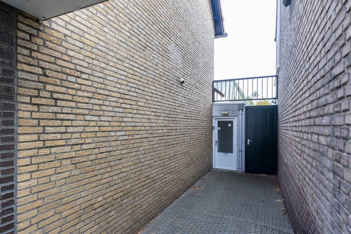 View photo 11 of Dorpsstraat 127