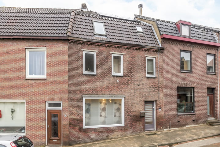 Bekijk foto 32 van Servatiusstraat 8