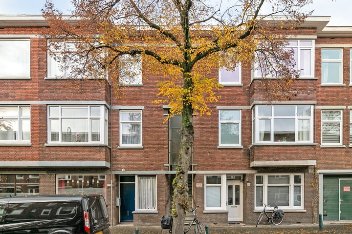 View photo 2 of Linnaeusstraat 211