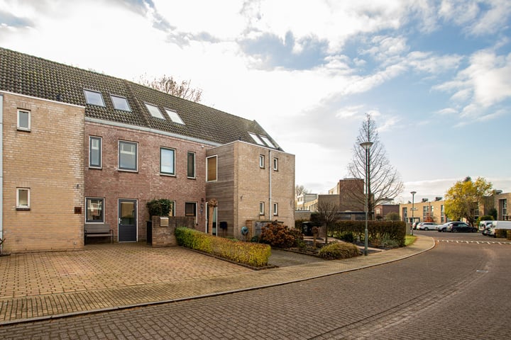 Bekijk foto 44 van Karolingenstraat 18