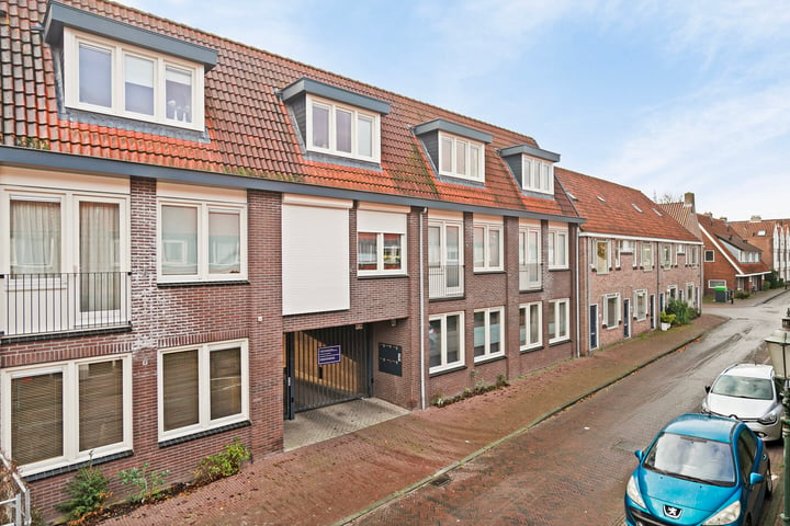 View photo 1 of Pothstraat 33