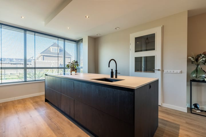 Photo 19 of Spitter 22