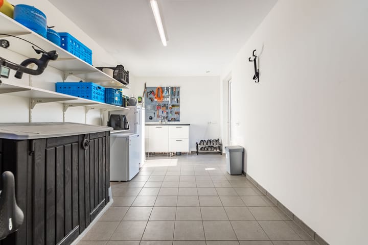 Photo 21 of Spitter 22