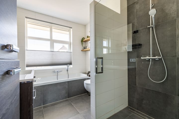 Photo 29 of Spitter 22