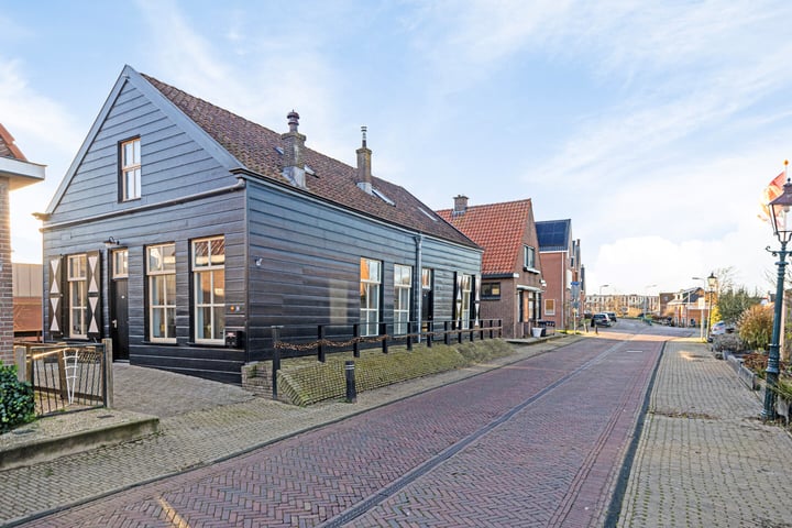 View photo 2 of Nieuwedijk 49