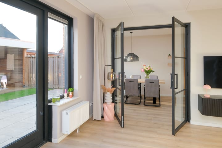 Foto 8 van Van Lunterenstraat 23