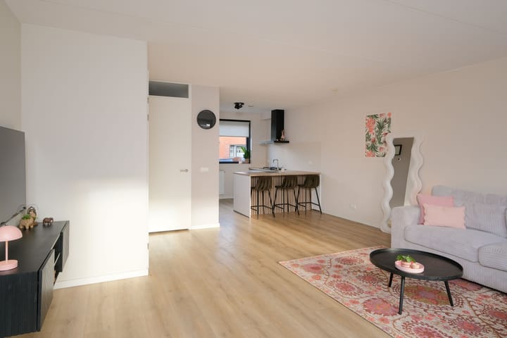 Foto 10 van Van Lunterenstraat 23