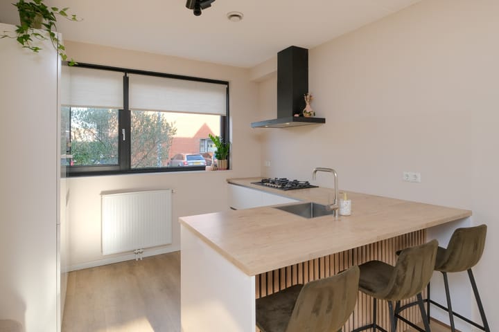 Foto 11 van Van Lunterenstraat 23