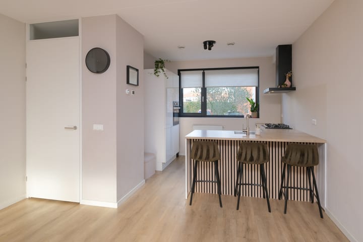 Foto 12 van Van Lunterenstraat 23