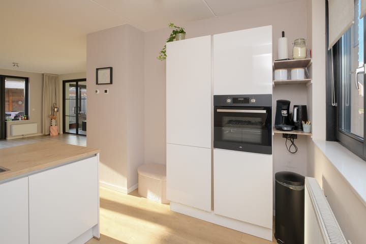 Foto 14 van Van Lunterenstraat 23