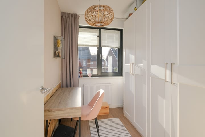 Foto 18 van Van Lunterenstraat 23