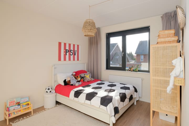 Foto 19 van Van Lunterenstraat 23