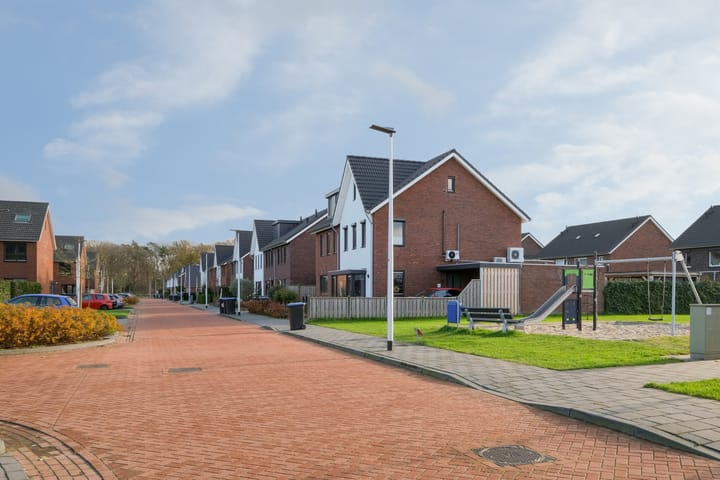 Foto 36 van Van Lunterenstraat 23