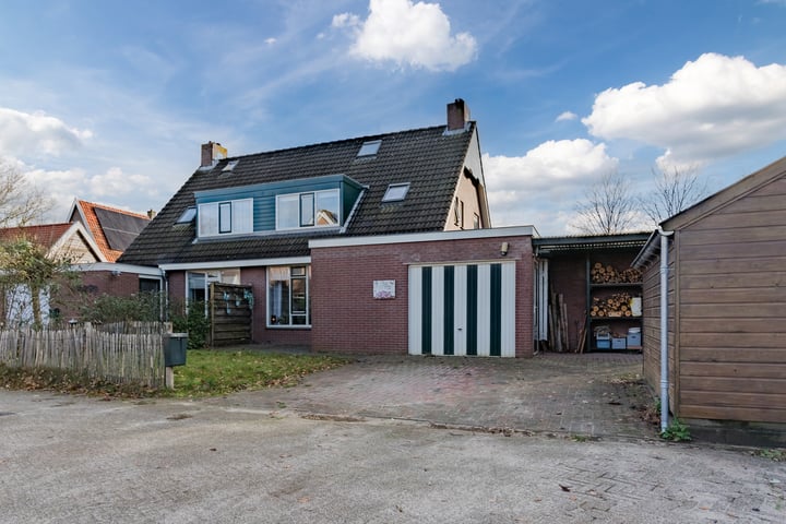 View photo 4 of Nicolaas Oostinghweg 19