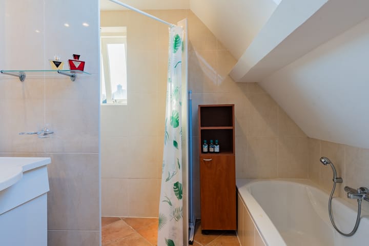 Photo 29 of Nicolaas Oostinghweg 19