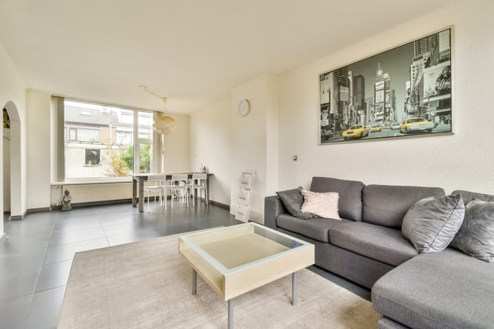 Foto 8 van Maasstraat 132