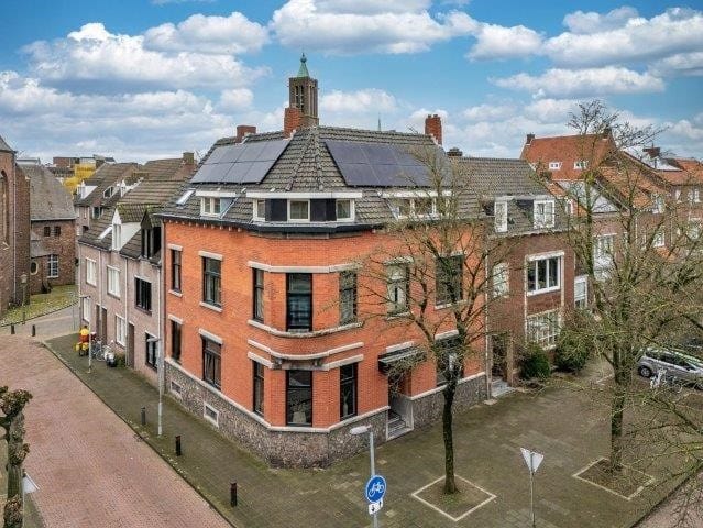 van Cleefstraat 1
