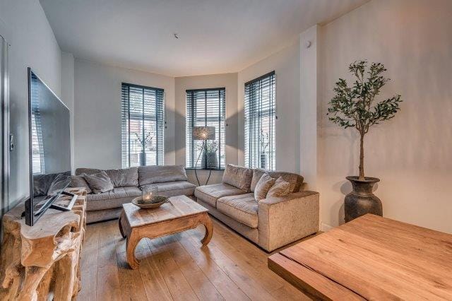 Photo 2 of van Cleefstraat 1