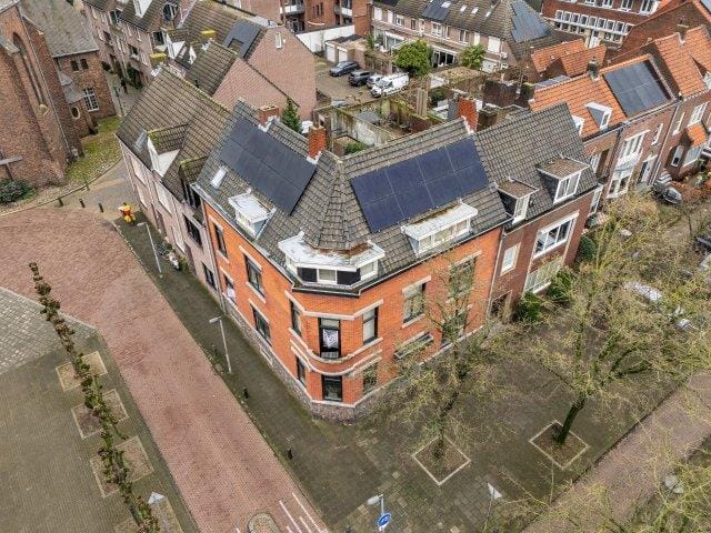 Photo 9 of van Cleefstraat 1