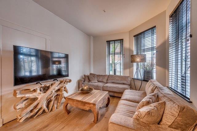 Photo 14 of van Cleefstraat 1