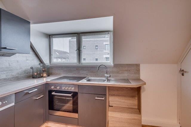 Photo 55 of van Cleefstraat 1