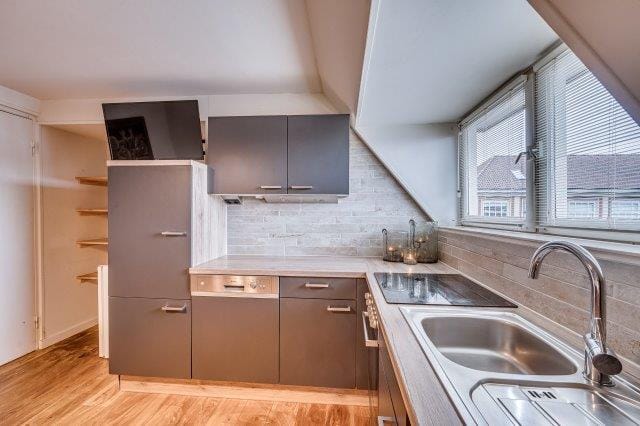 Photo 56 of van Cleefstraat 1