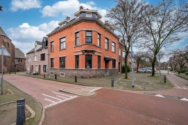 View photo 73 of van Cleefstraat 1