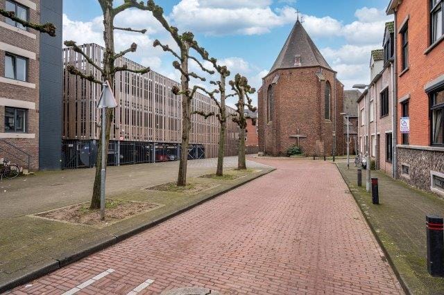 Photo 74 of van Cleefstraat 1