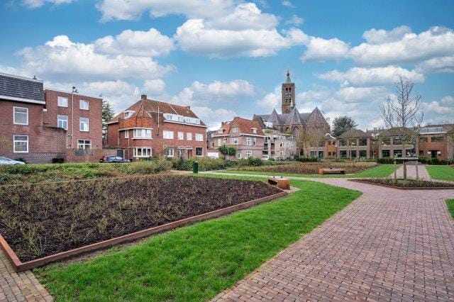 Photo 80 of van Cleefstraat 1