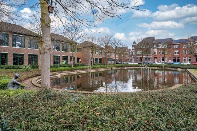 Photo 81 of van Cleefstraat 1