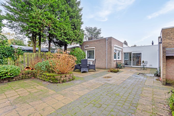 View photo 32 of Goedroenstraat 8