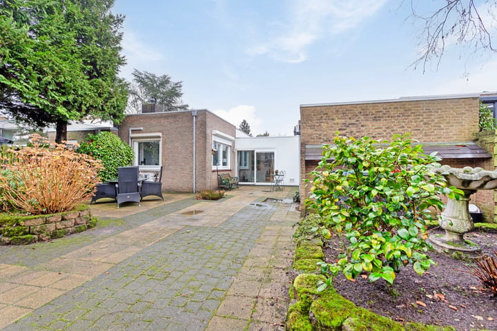 View photo 33 of Goedroenstraat 8