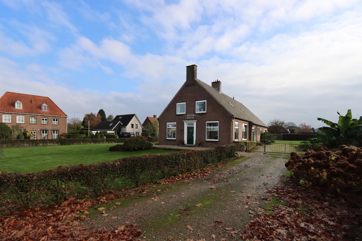 Bekijk foto 1 van St Antoniusweg 1