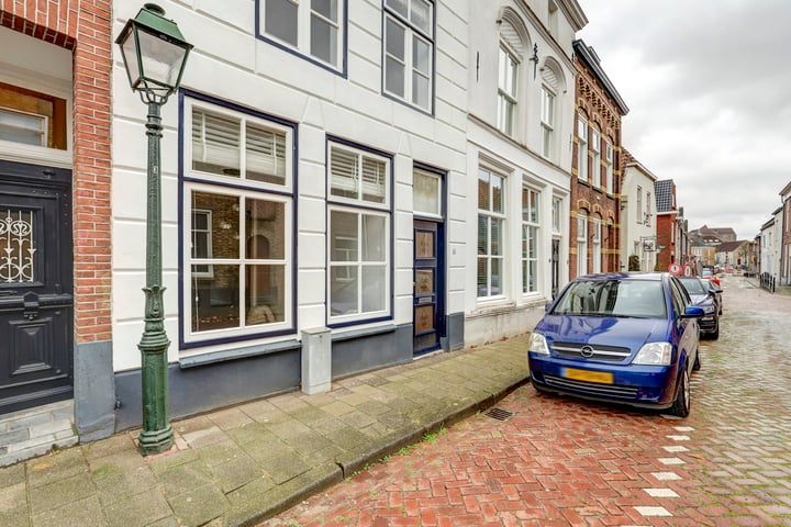 Bekijk foto 43 van Vismarktstraat 22