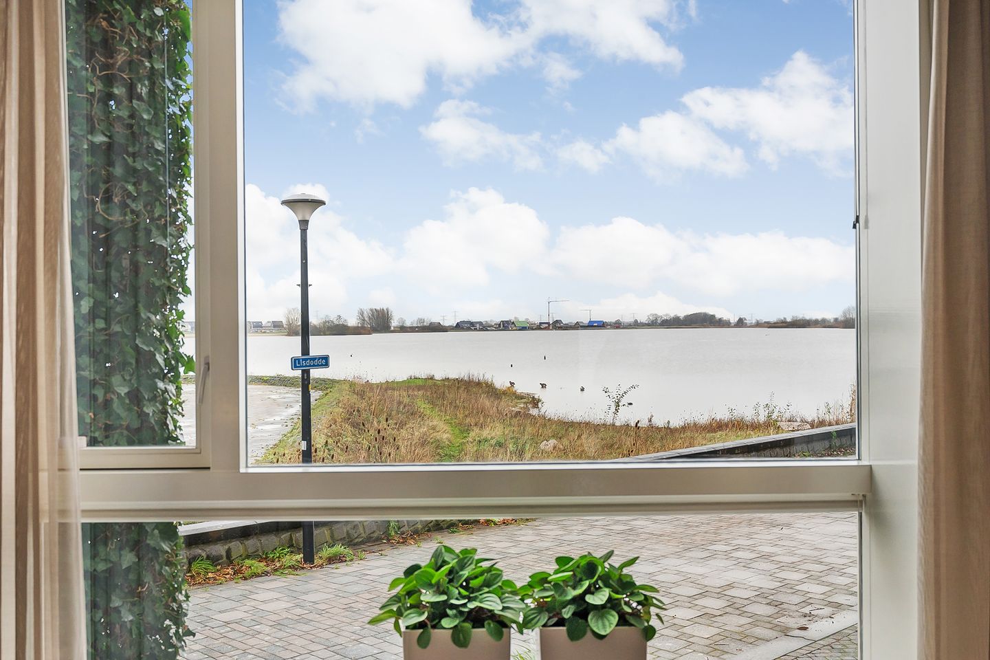 Foto 10 van Lisdodde 28