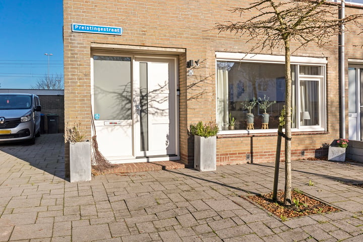 Bekijk foto 35 van Preistingestraat 57