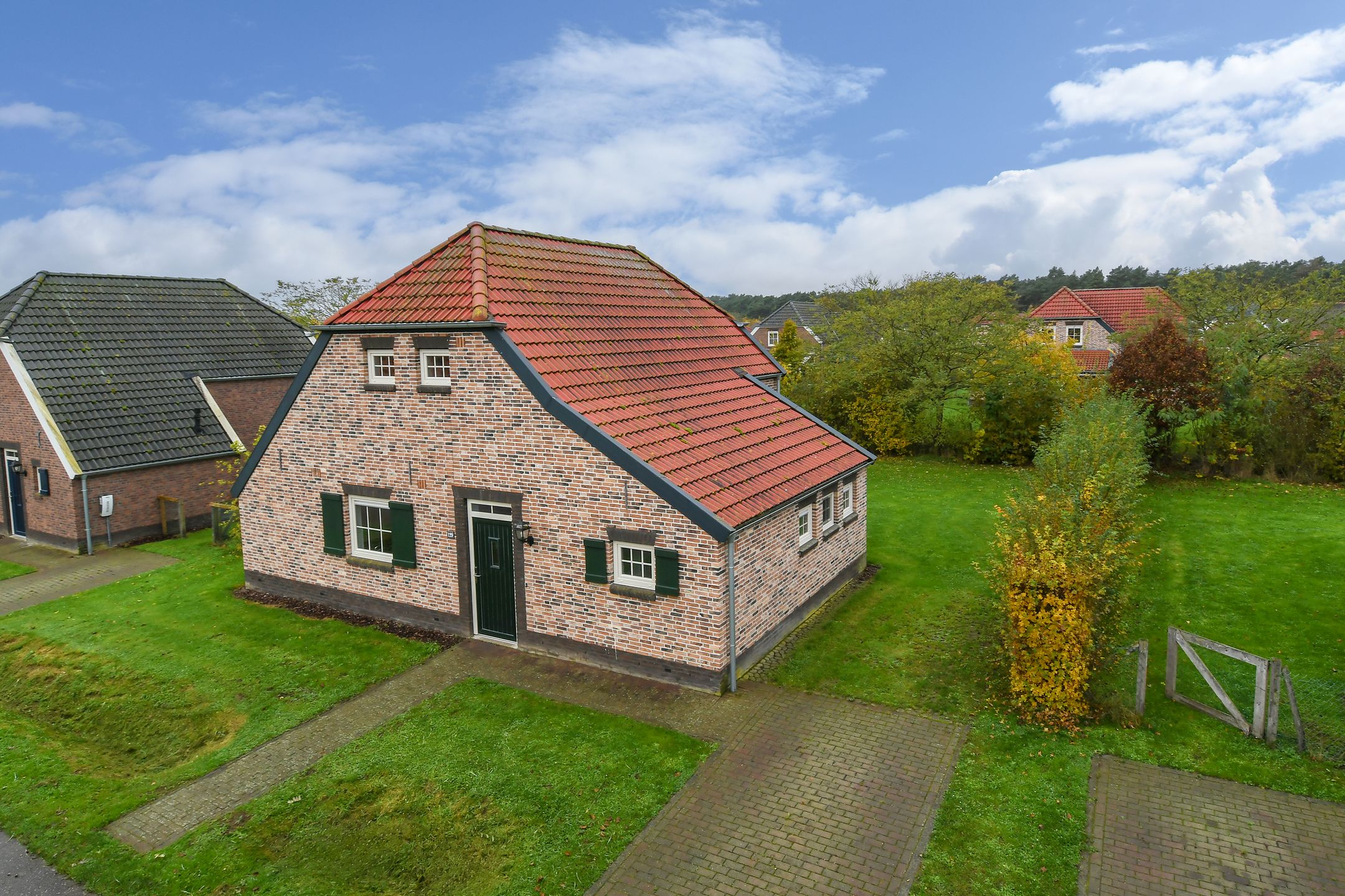 3-bedroom freehold villa in Roggel — photo 2 of 5