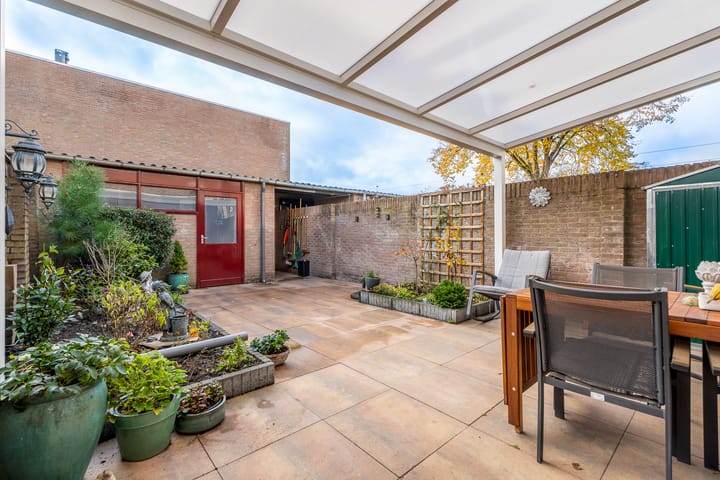 Foto 23 van Van Tussenbroekstraat 15