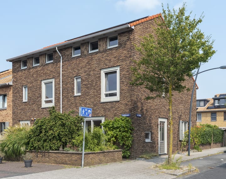 Foto 1 van Witte Ring 145